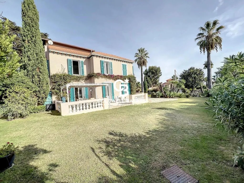 Вилла 240м² в Франции, Антибы. Стоимостью 2310000€ аренда фото-2