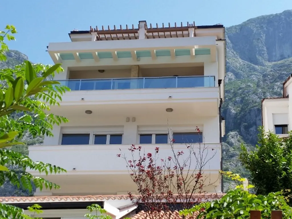 Вилла 291м² в Черногории, Котор. Стоимостью 1500000€ аренда фото-1
