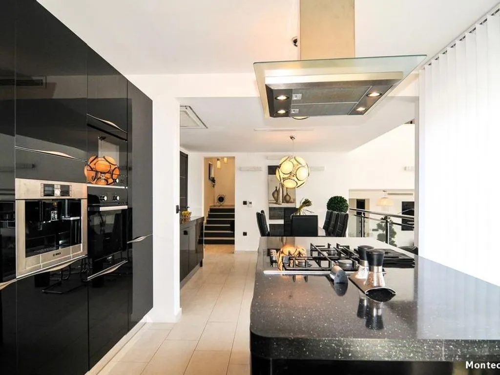 Вилла 390м² в Черногории, Тиват. Стоимостью 995000€ аренда фото-4