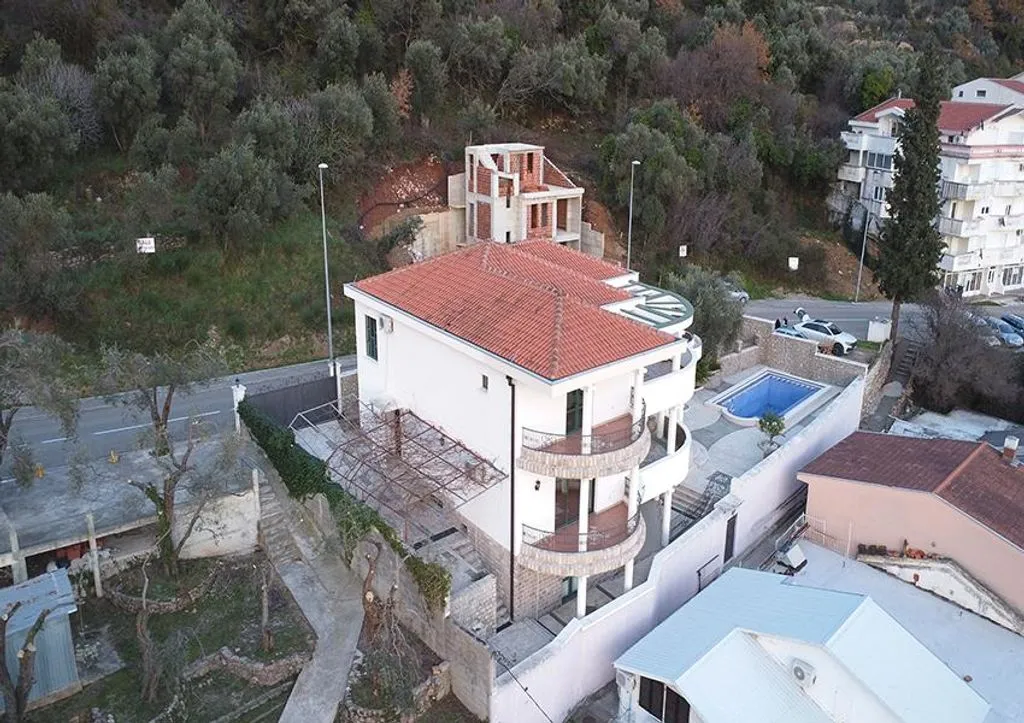 Вилла 425м² в Черногории, Будва. Стоимостью 1200000€ аренда фото-2