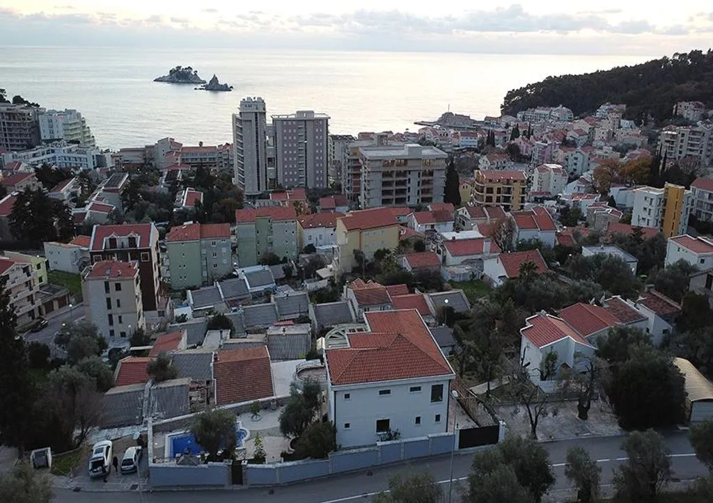 Вилла 425м² в Черногории, Будва. Стоимостью 1200000€ аренда фото-5