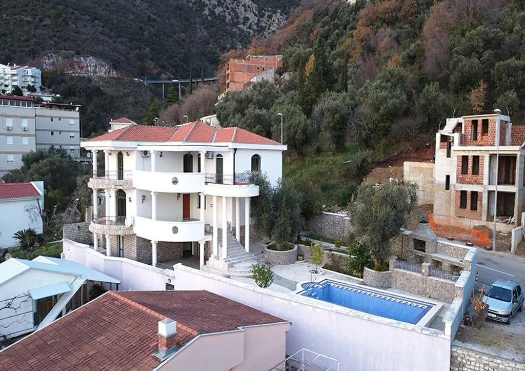 Вилла 425м² в Черногории, Будва. Стоимостью 1200000€ аренда фото-6