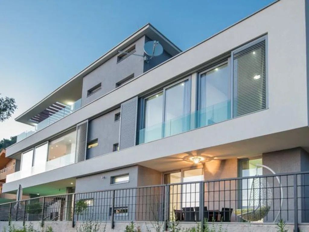 Вилла 220м² в Черногории, Тиват. Стоимостью 580000€ аренда фото-1