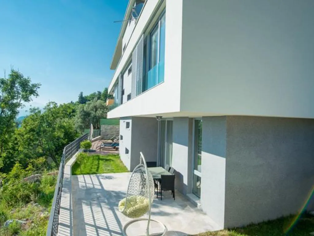 Вилла 220м² в Черногории, Тиват. Стоимостью 580000€ аренда фото-2