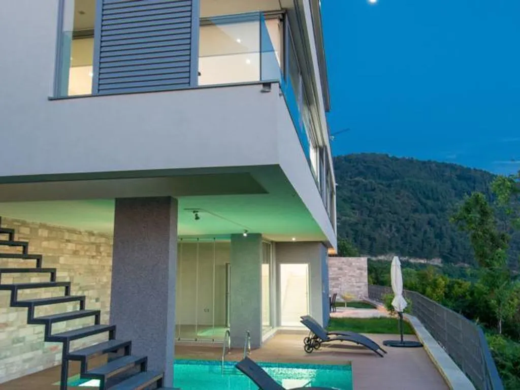 Вилла 220м² в Черногории, Тиват. Стоимостью 580000€ аренда фото-4