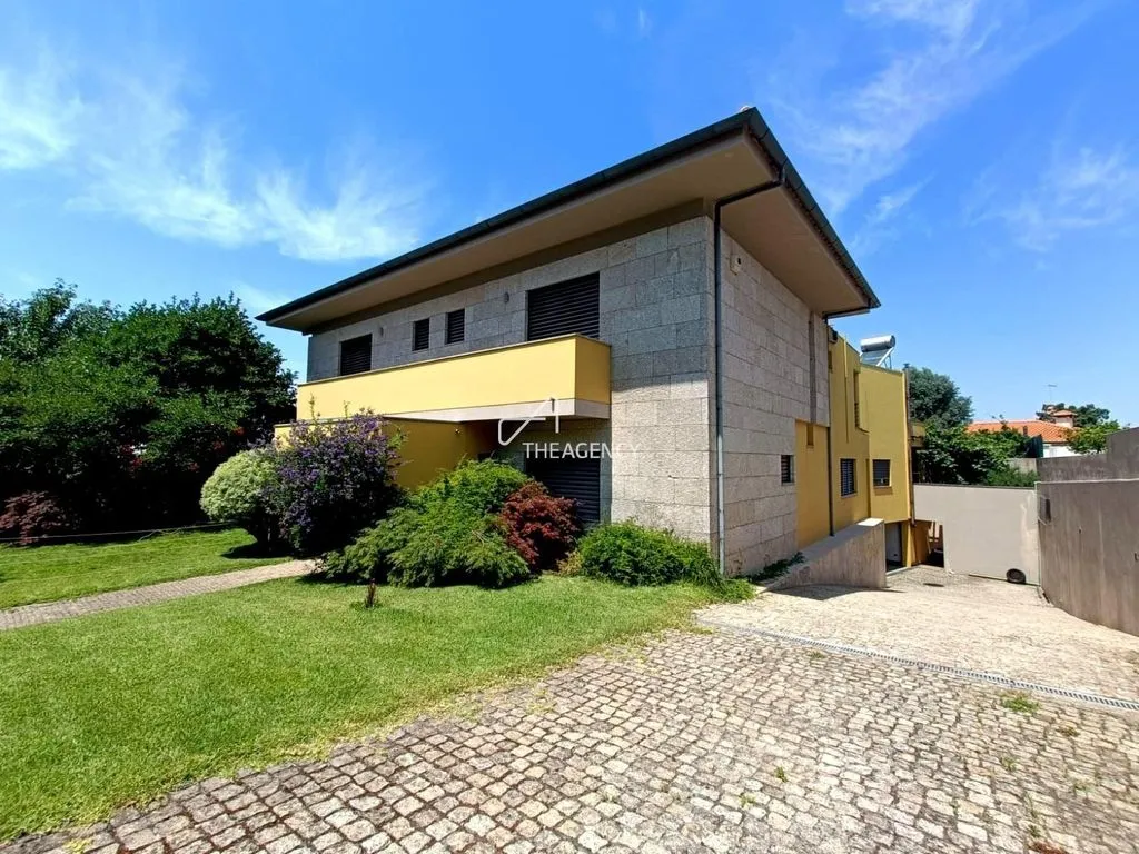 Вилла 295м² в Португалии, Брага. Стоимостью 950000€ аренда фото-1