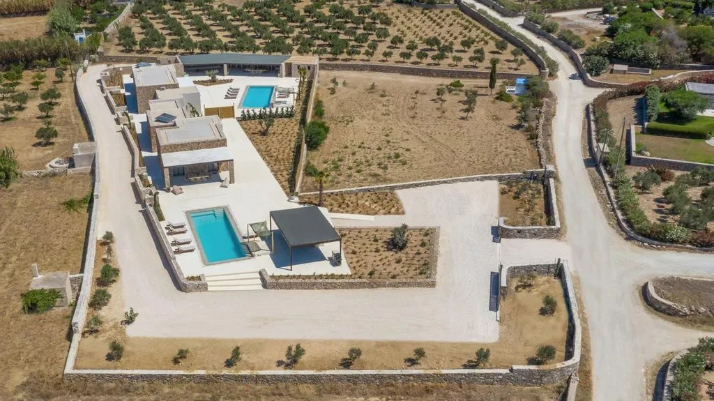 Отель, гостиница 220м² в Греции, Парос. Стоимостью 3800000€ аренда фото-6
