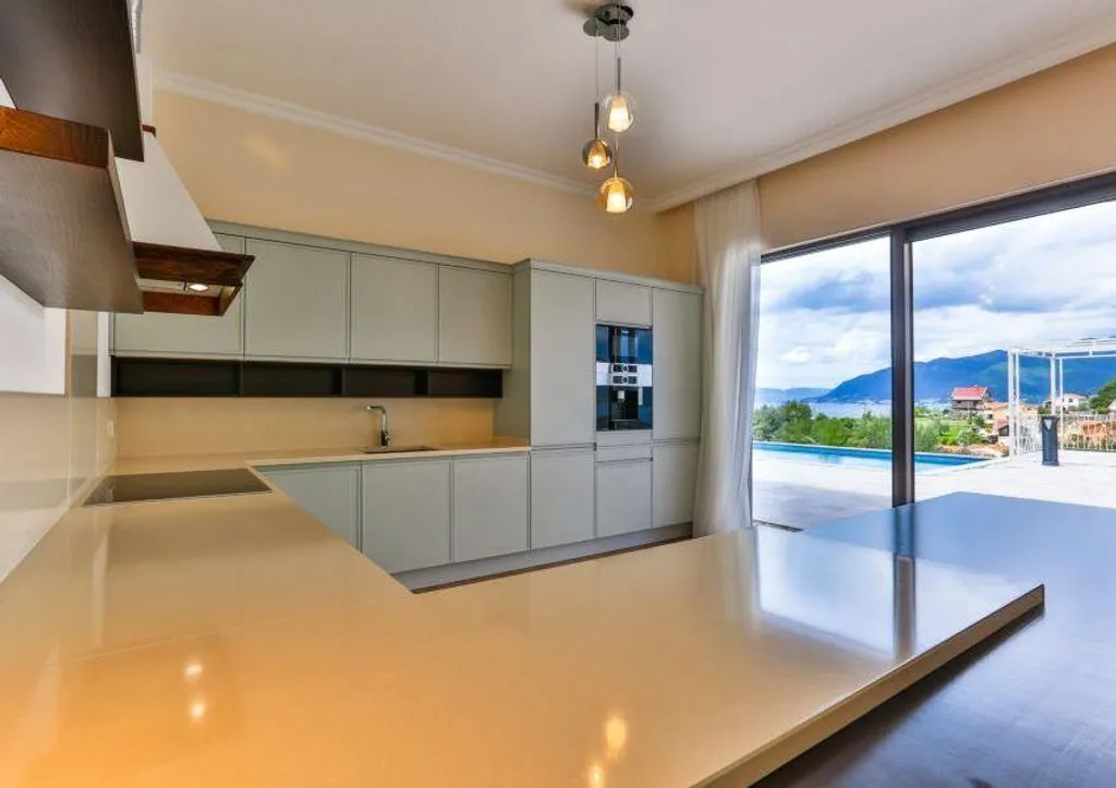 Дом 290м² в Черногории, Тиват. Стоимостью 1200000€ аренда фото-2