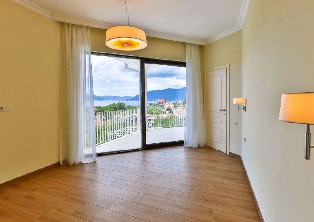 Дом 290м² в Черногории, Тиват. Стоимостью 1200000€ аренда фото-3