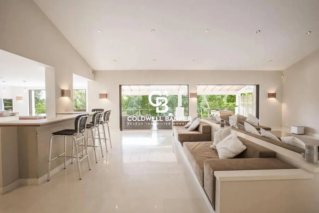 Вилла 343м² в Франции, Антибы. Стоимостью 2650000€ аренда фото-4