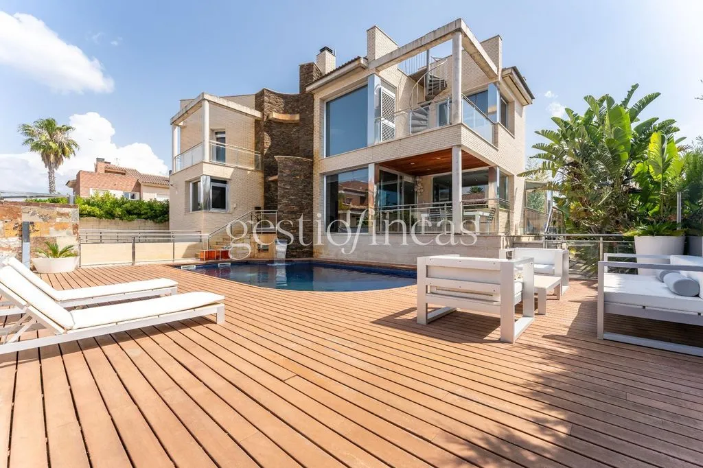 Дом 432м² в Испании, Камбрильс. Стоимостью 775000€ аренда фото-3