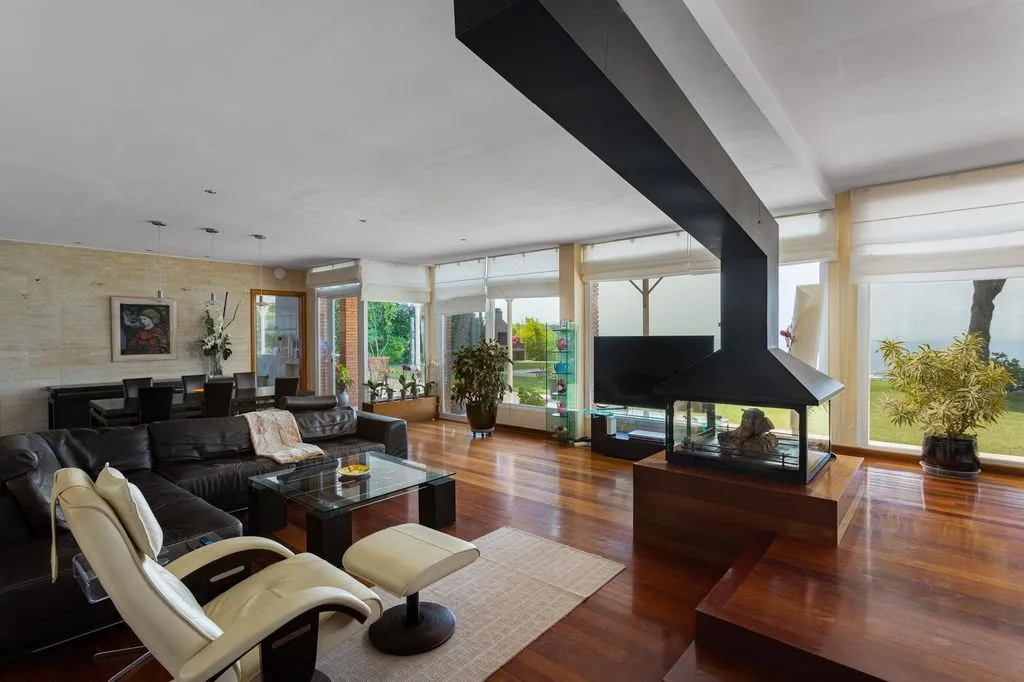 Вилла 648м² в Испании, Кабрильс. Стоимостью 3400000€ аренда фото-5