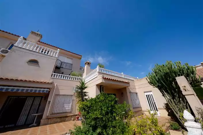 Таунхаус 80м² в Испании, Плайя Фламенка. Стоимостью 229000€ аренда фото-2