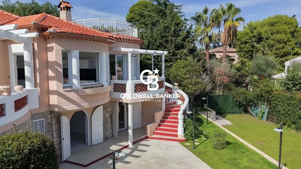 Дом 260м² в Франции, Антибы. Стоимостью 2990000€ аренда фото-4
