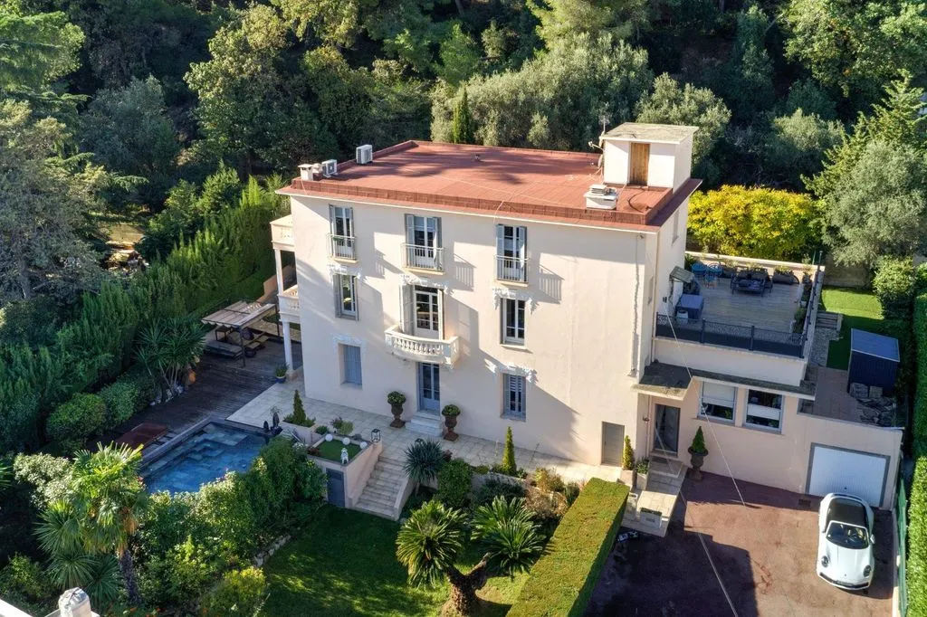 Дом 442м² в Франции, Сен-Лоран-дю-Вар. Стоимостью 1800000€ аренда фото-1