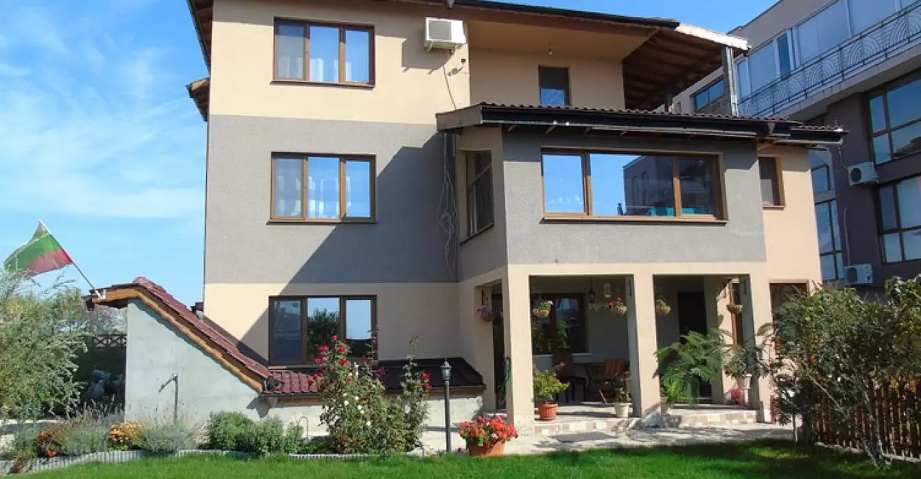 Вилла 350м² в Болгарии, Сарафово. Стоимостью 330000€ аренда фото-1