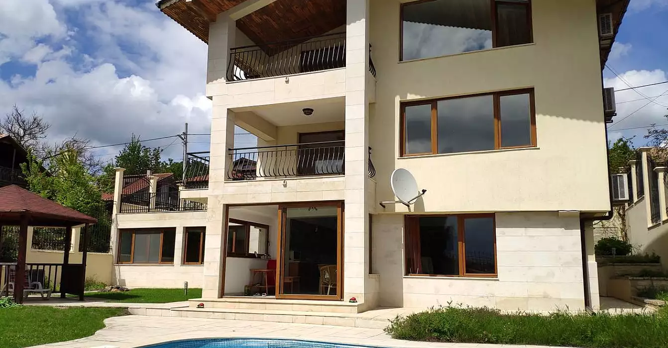 Вилла 220м² в Болгарии, Албена. Стоимостью 150000€ аренда фото-1
