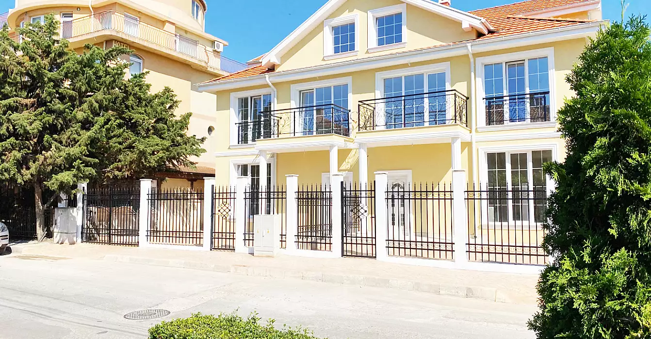 Таунхаус 212м² в Болгарии, Равда. Стоимостью 155000€ аренда фото-1