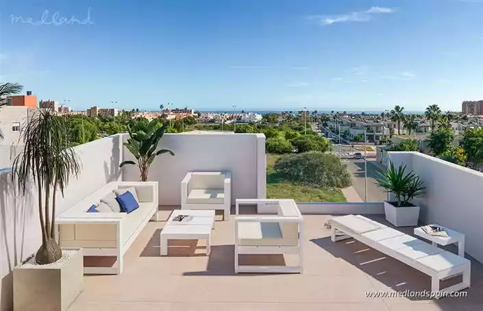 Таунхаус 113м² в Испании, Торревьеха. Стоимостью 316500€ аренда фото-1