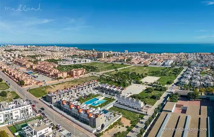 Таунхаус 113м² в Испании, Торревьеха. Стоимостью 316500€ аренда фото-2