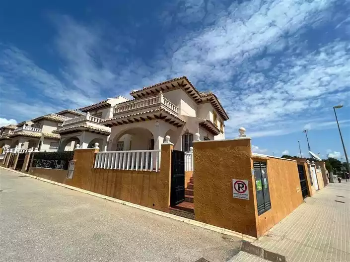 Дом 217м² в Испании, Ориуэла Коста. Стоимостью 189523€ аренда фото-1