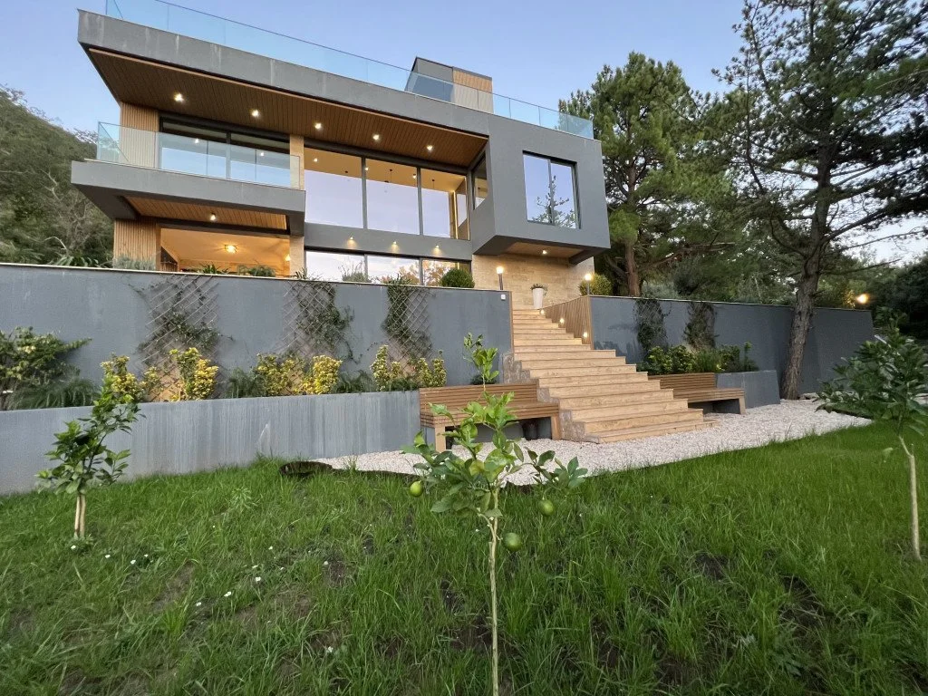 Вилла 317м² в Черногории, Тиват. Стоимостью 1750000€ аренда фото-1