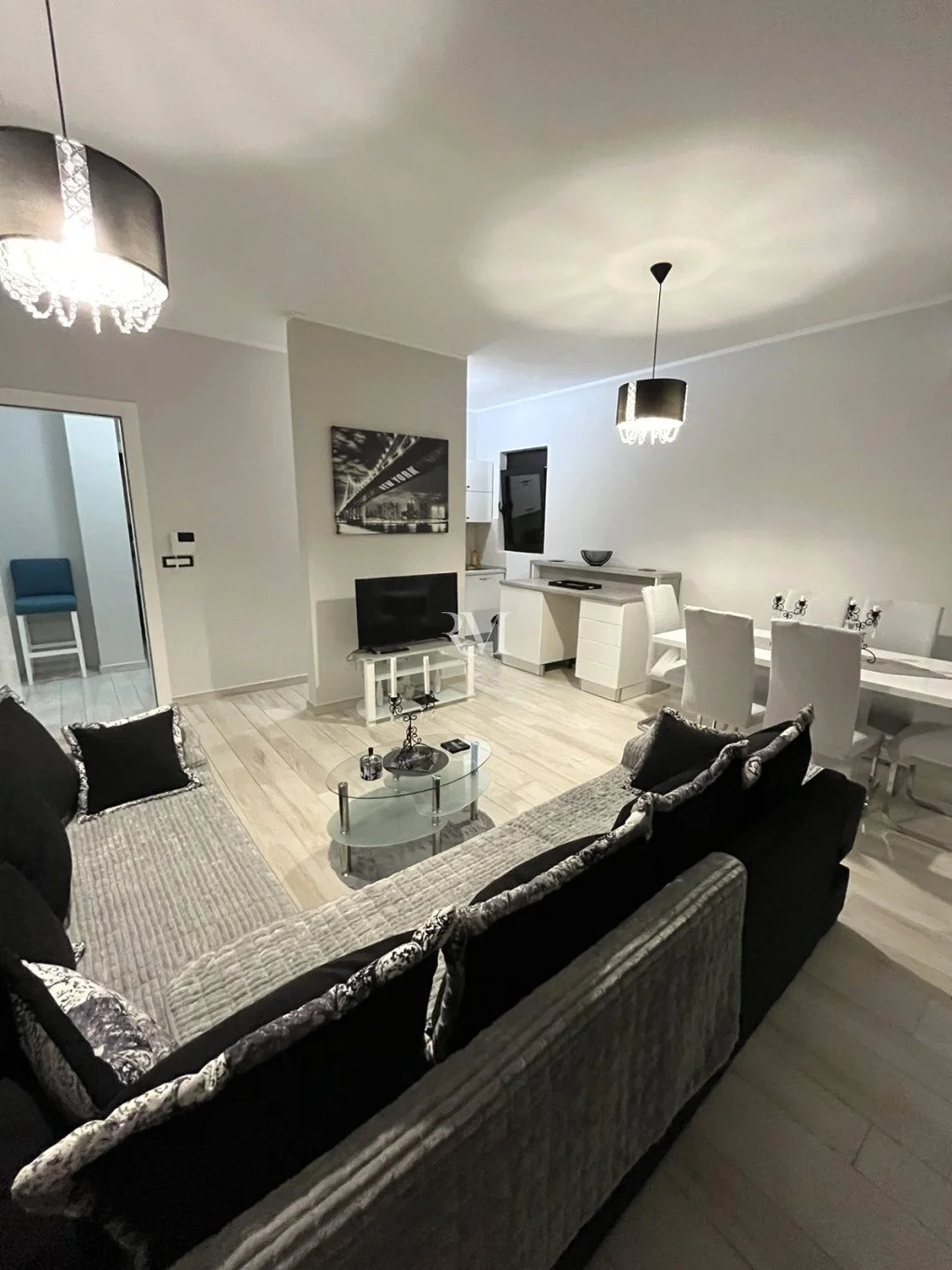 Квартира 80м² в Черногории, Тиват. Стоимостью 1300€ аренда фото-6