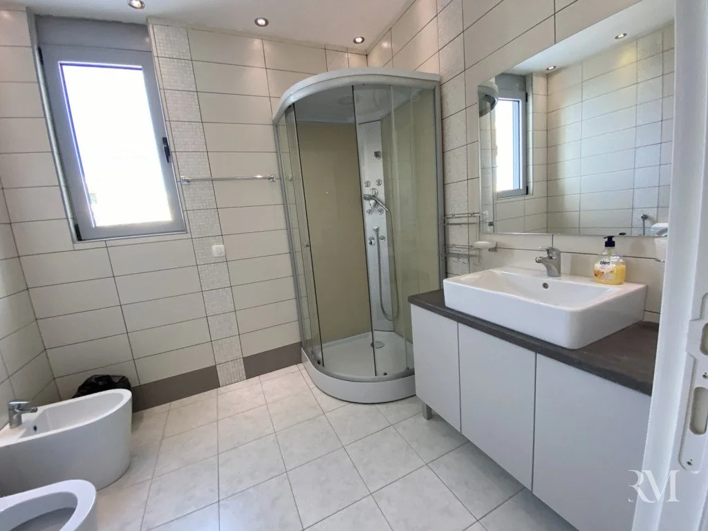 Вилла 450м² в Черногории, Будва. Стоимостью 3800€ аренда фото-11