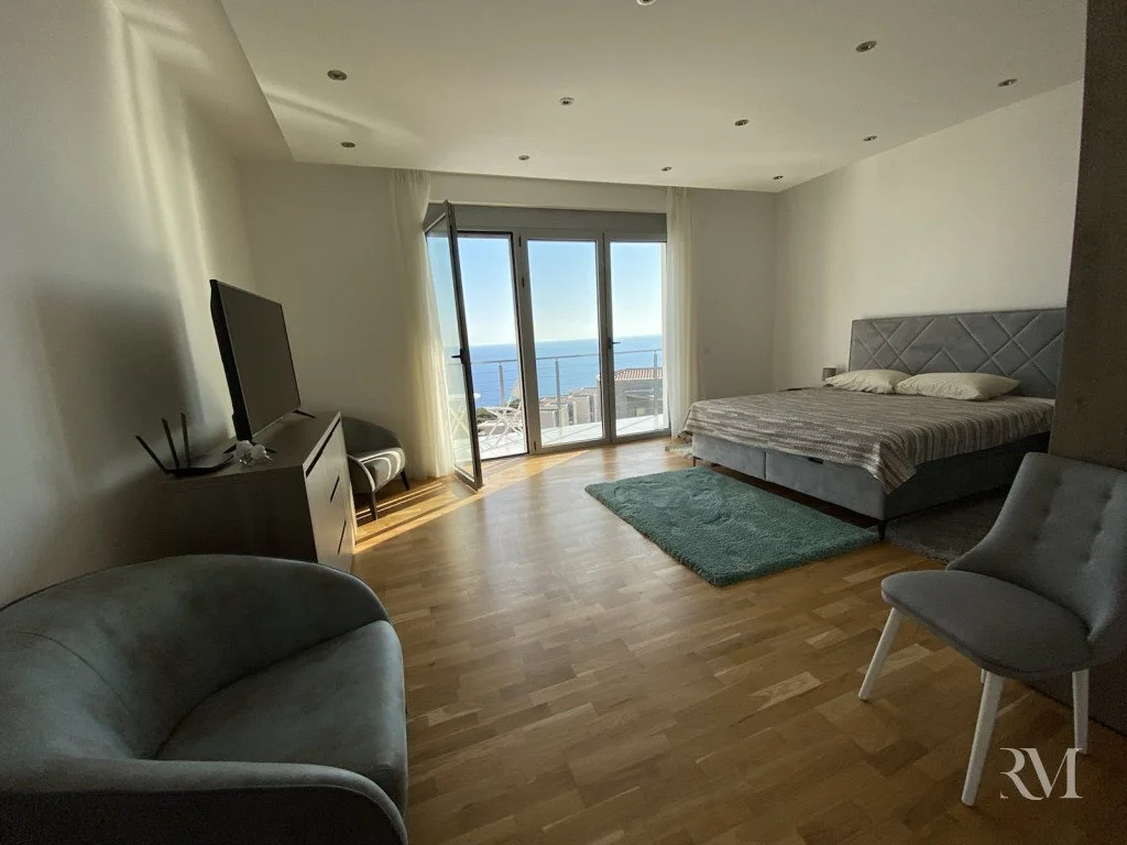 Вилла 450м² в Черногории, Будва. Стоимостью 3800€ аренда фото-12