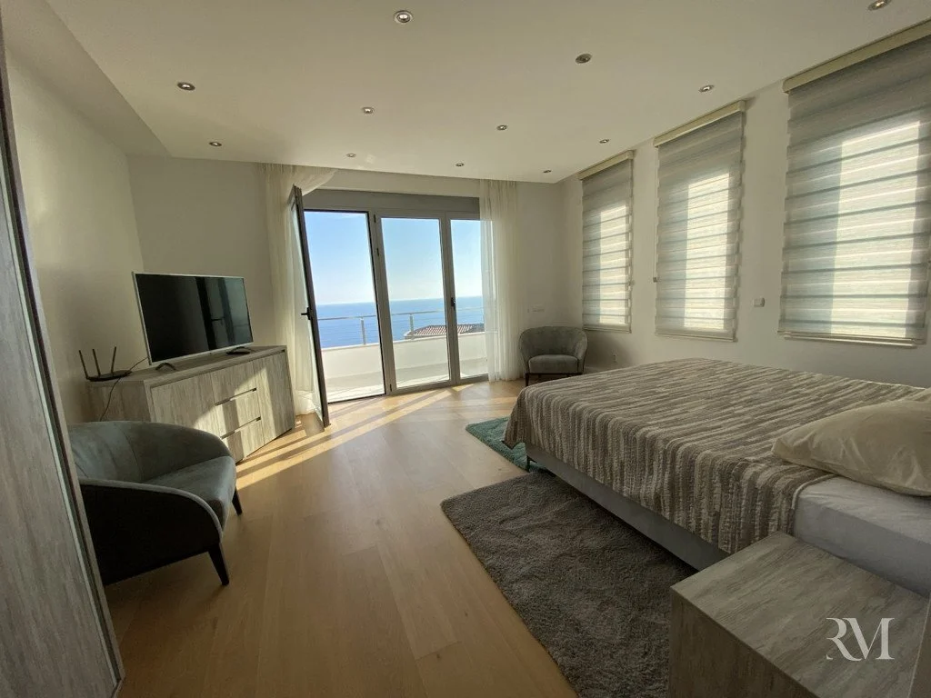 Вилла 450м² в Черногории, Будва. Стоимостью 3800€ аренда фото-15