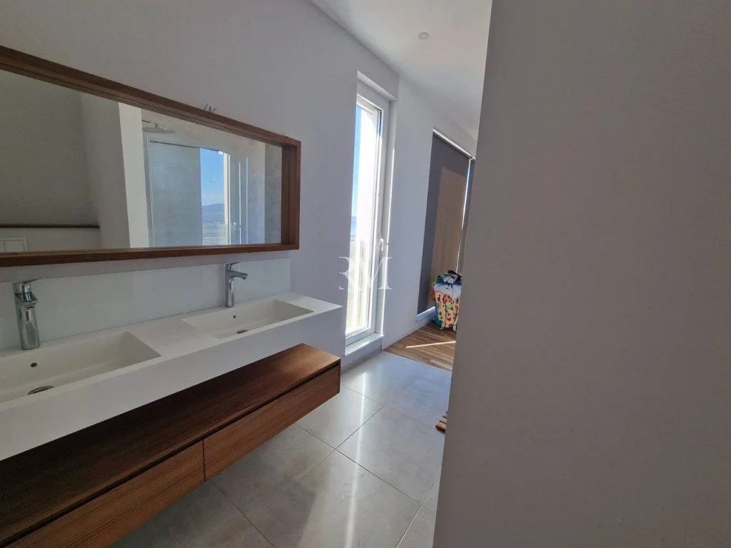 Вилла 215м² в Черногории, Тиват. Стоимостью 625000€ аренда фото-6