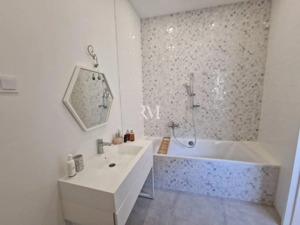 Вилла 215м² в Черногории, Тиват. Стоимостью 625000€ аренда фото-9