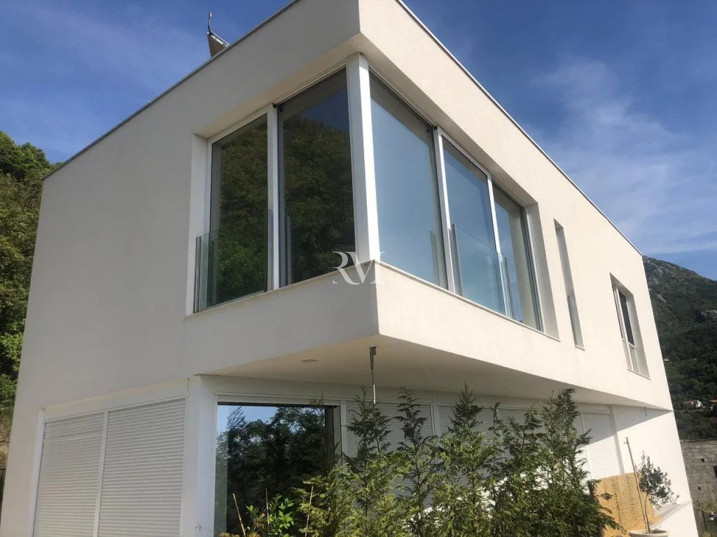 Вилла 215м² в Черногории, Тиват. Стоимостью 625000€ аренда фото-12