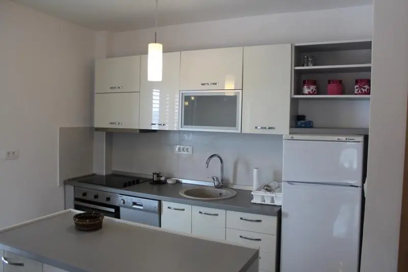 Квартира 70м² в Черногории, Тиват. Стоимостью 1500€ аренда фото-4