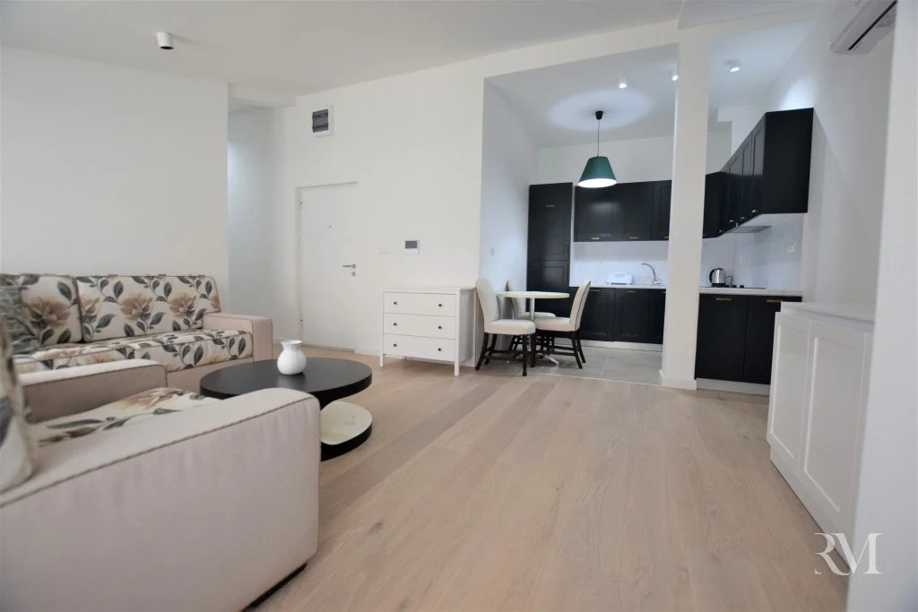 Квартира 52м² в Черногории, Тиват. Стоимостью 1000€ аренда фото-2