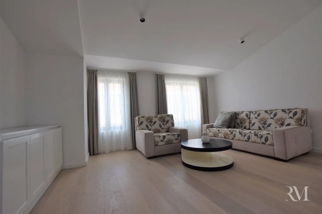 Квартира 52м² в Черногории, Тиват. Стоимостью 1000€ аренда фото-4
