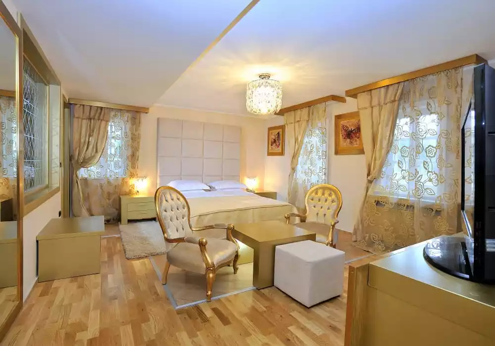 Отель, гостиница 969м² в Черногории, Котор. Стоимостью 3900000€ аренда фото-13