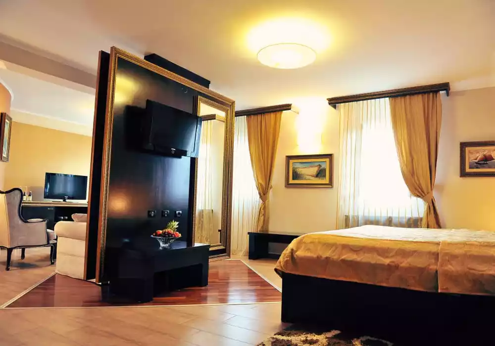 Отель, гостиница 969м² в Черногории, Котор. Стоимостью 3900000€ аренда фото-27