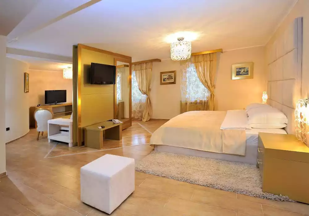 Отель, гостиница 969м² в Черногории, Котор. Стоимостью 3900000€ аренда фото-10