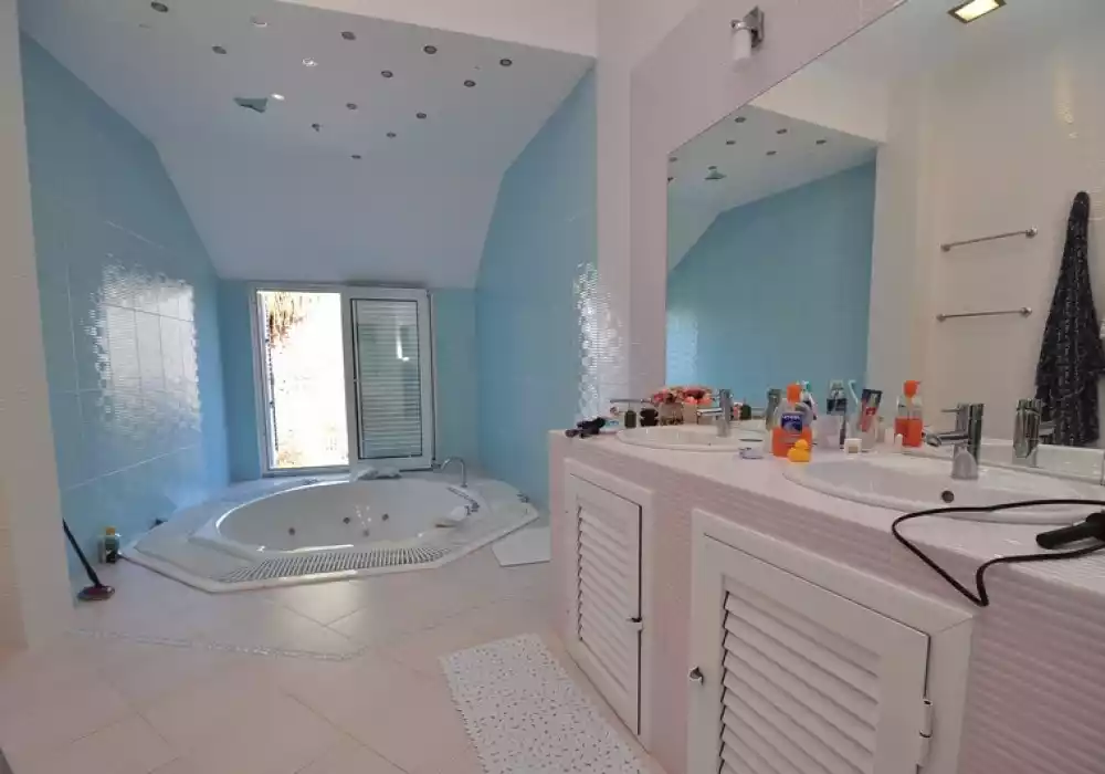 Вилла 751м² в Черногории, Тиват. Стоимостью 1050000€ аренда фото-20