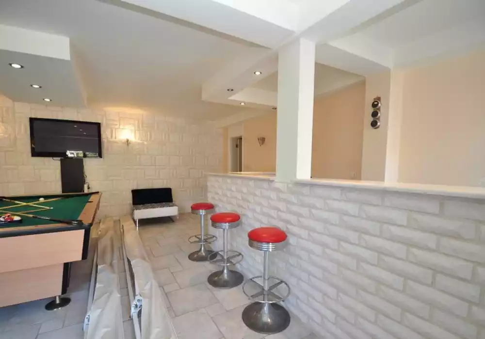 Вилла 751м² в Черногории, Тиват. Стоимостью 1050000€ аренда фото-3