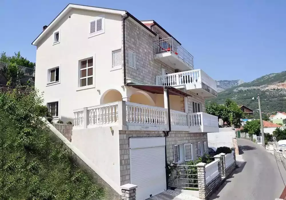 Вилла 320м² в Черногории, Херцег-Нови. Стоимостью 388000€ аренда фото-1