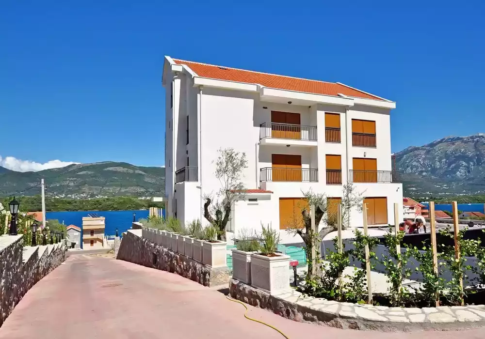 Квартира 77м² в Черногории, Тиват. Стоимостью 180950€ аренда фото-1