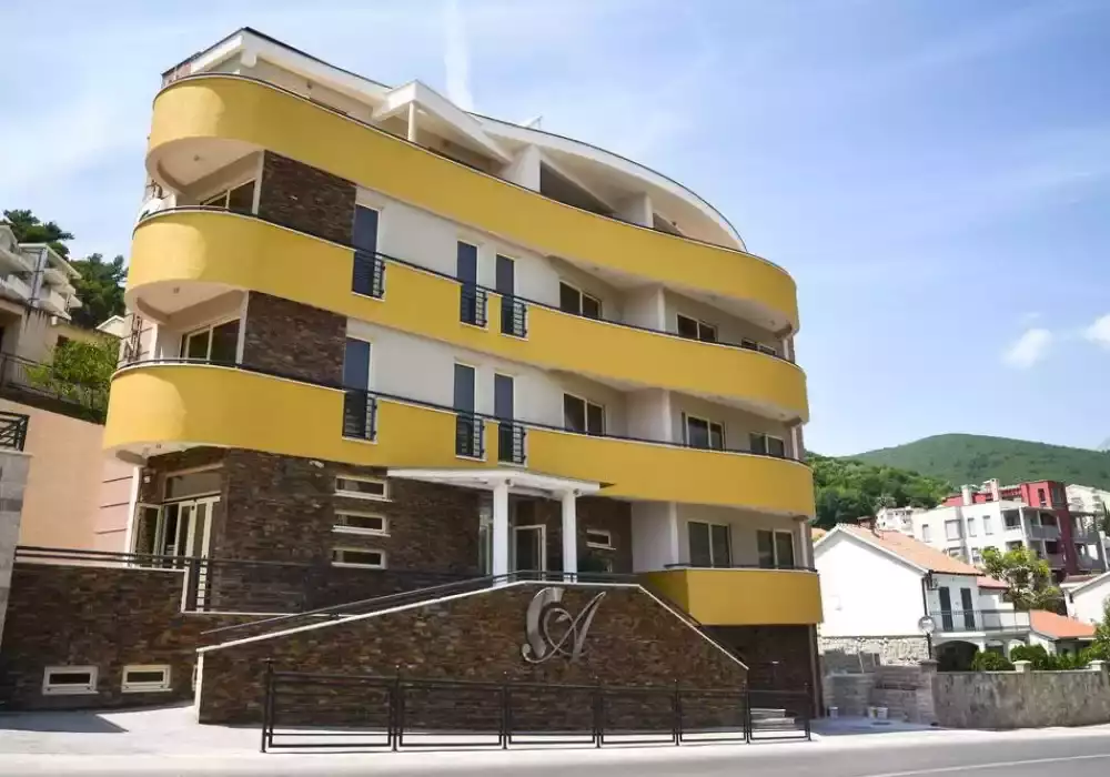 Отель, гостиница 823м² в Черногории, Будва. Стоимостью 2500000€ аренда фото-1