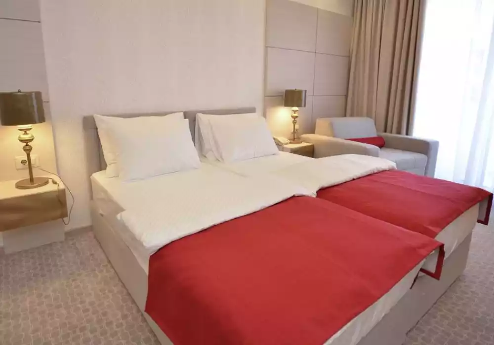 Отель, гостиница 823м² в Черногории, Будва. Стоимостью 2500000€ аренда фото-9