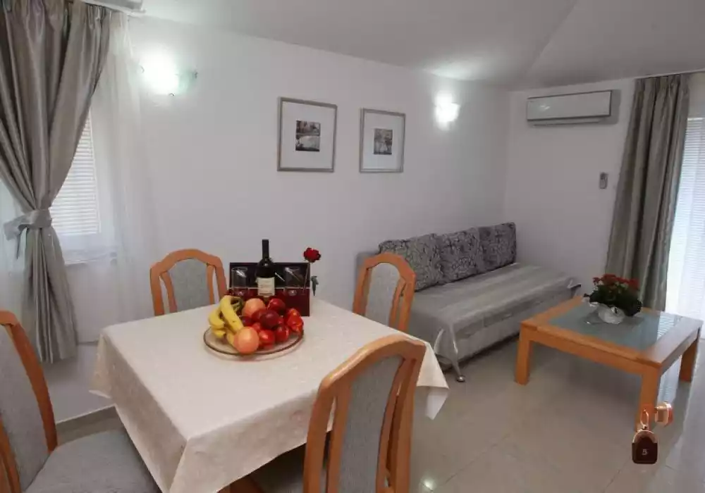 Отель, гостиница 450м² в Черногории, Бечичи. Стоимостью 1600000€ аренда фото-12
