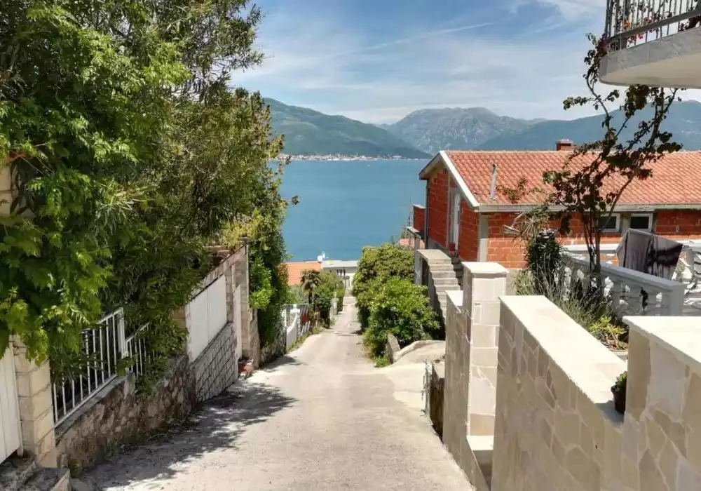 Отель, гостиница 150м² в Черногории, Тиват. Стоимостью 368000€ аренда фото-2