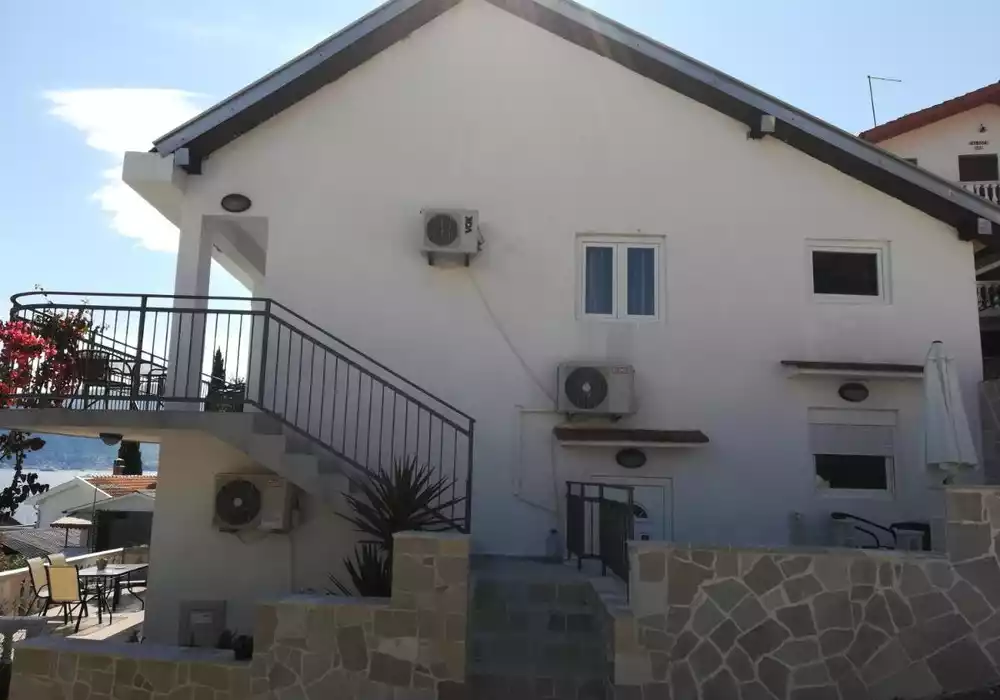 Отель, гостиница 150м² в Черногории, Тиват. Стоимостью 368000€ аренда фото-16