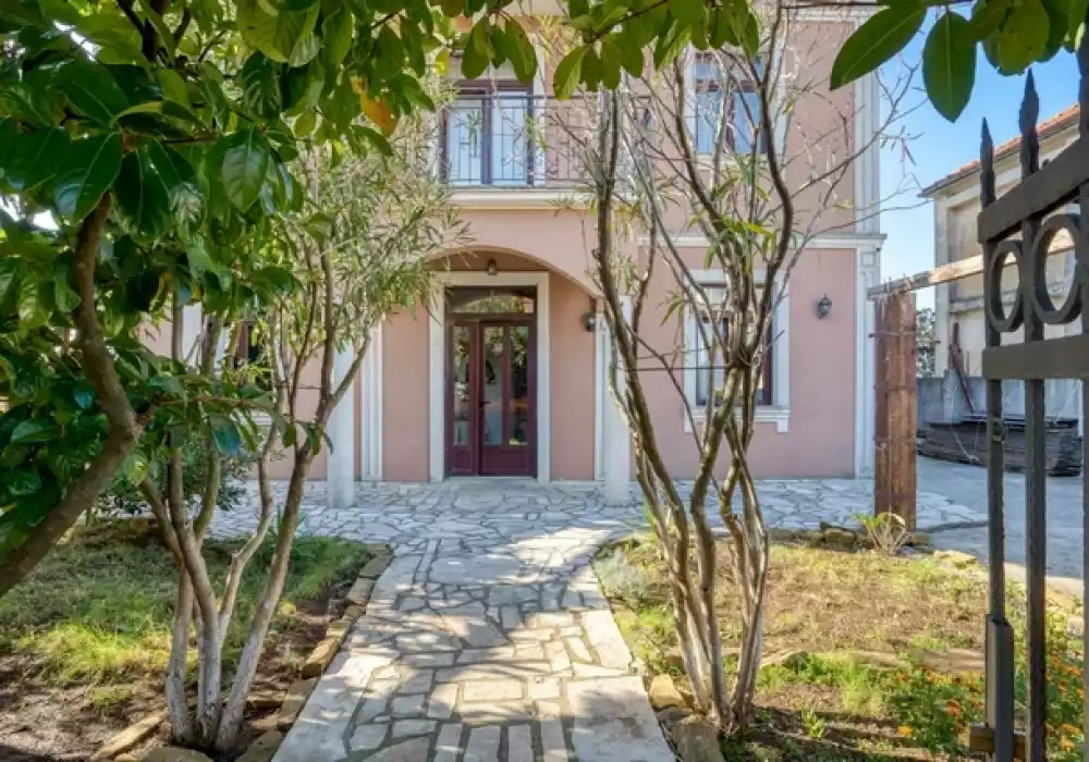 Отель, гостиница 400м² в Черногории, Тиват. Стоимостью 1300000€ аренда фото-14