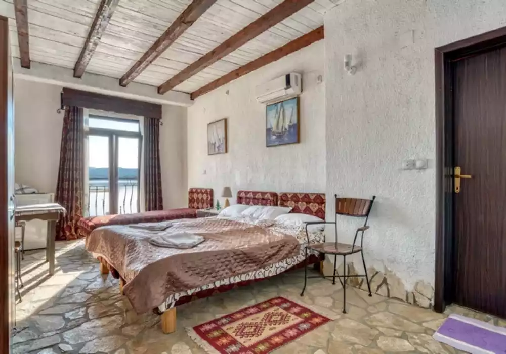 Отель, гостиница 400м² в Черногории, Тиват. Стоимостью 1300000€ аренда фото-7